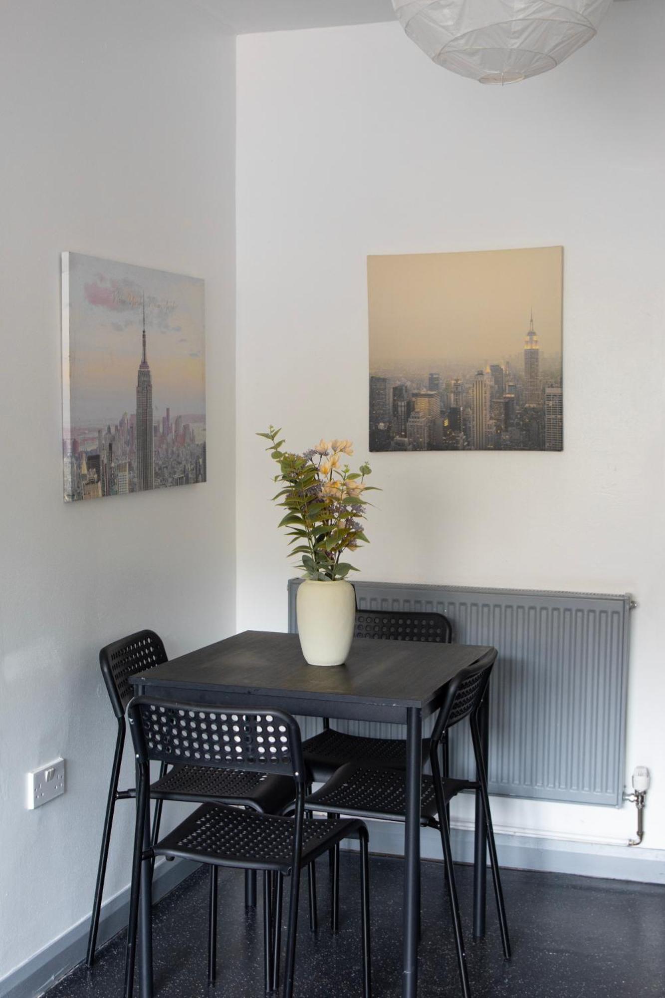 Well-Equipped 4 Bedroom House Close To City Centre Leeds  Exterior foto